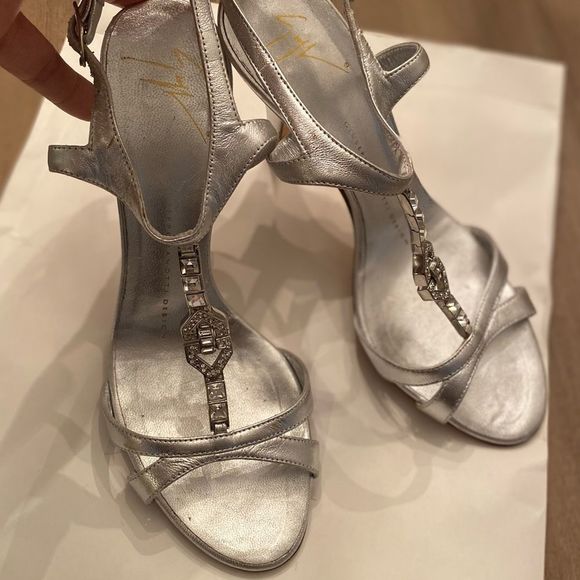 Giuseppe Zanotti silver heels - Picture 3 of 8